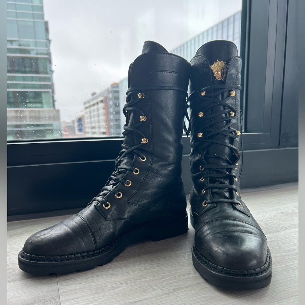 Gianni Versace 38.5 limited edition leather boots